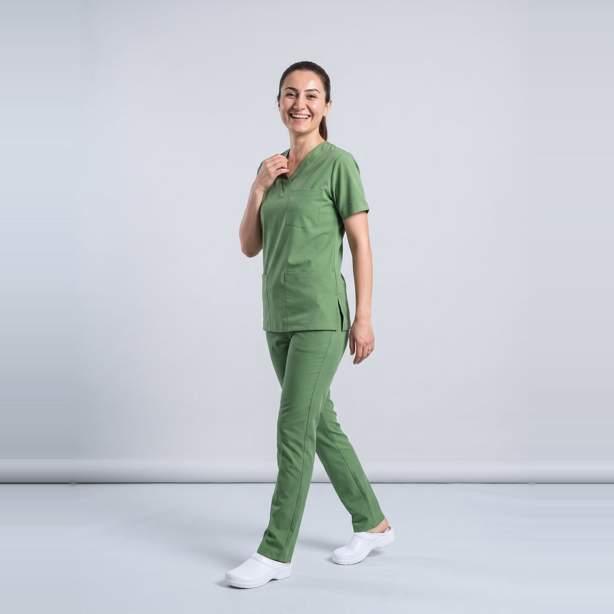 Çimen Yeşili Eczacı Forması Likralı Scrubs Takım (Grasshopper) - 7