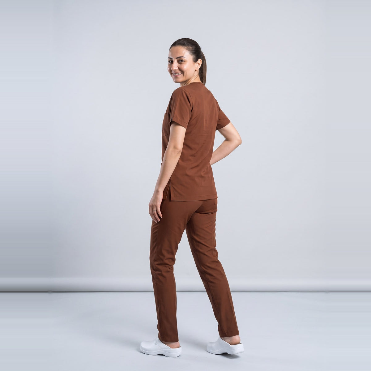 Kahverengi Hastane Forması Likralı Scrubs Takım (Friar Brown) - 9