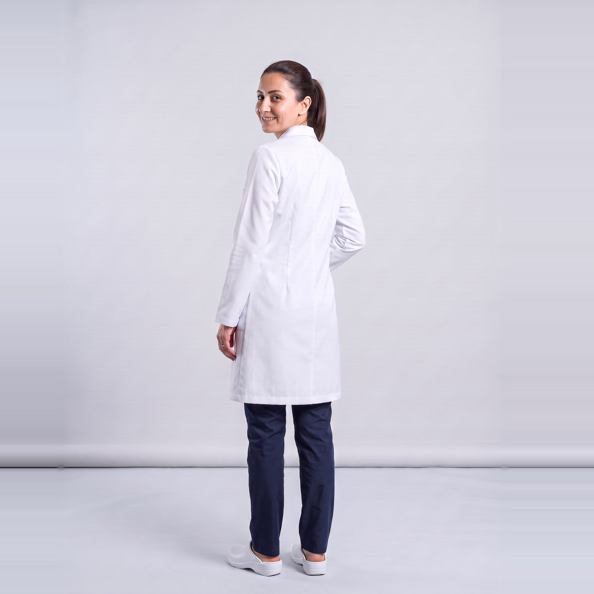 Kadın Doktor Önlüğü – Klasik Yaka - 3