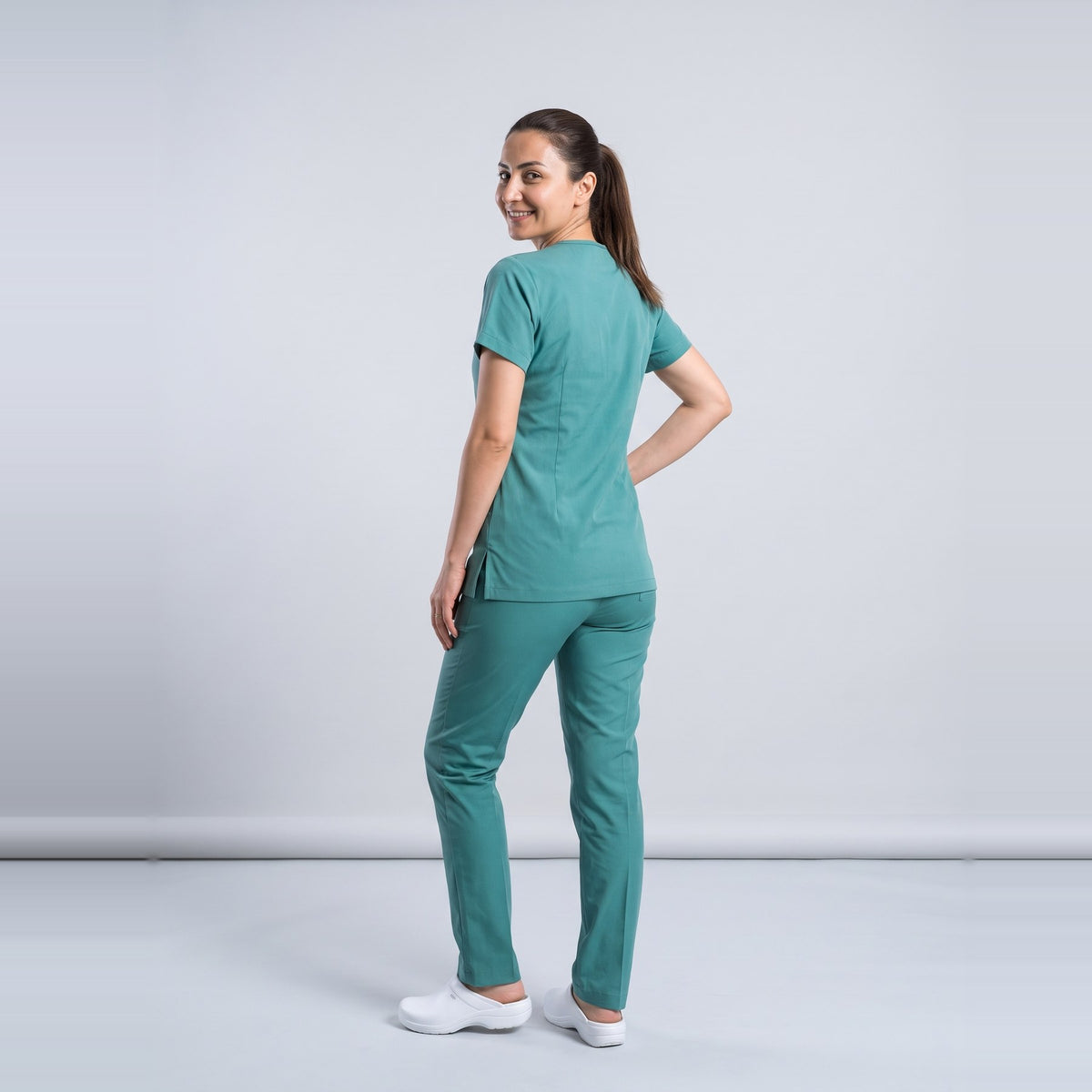 Yeşil Ameliyathane Personel Forması Likralı Scrubs Takım (Frosty Spruce) - 9